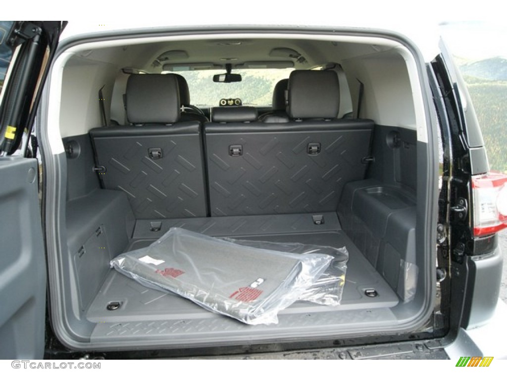 2014 Toyota FJ Cruiser 4WD Trunk Photo #86111302