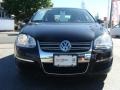 Black - Jetta SE Sedan Photo No. 2