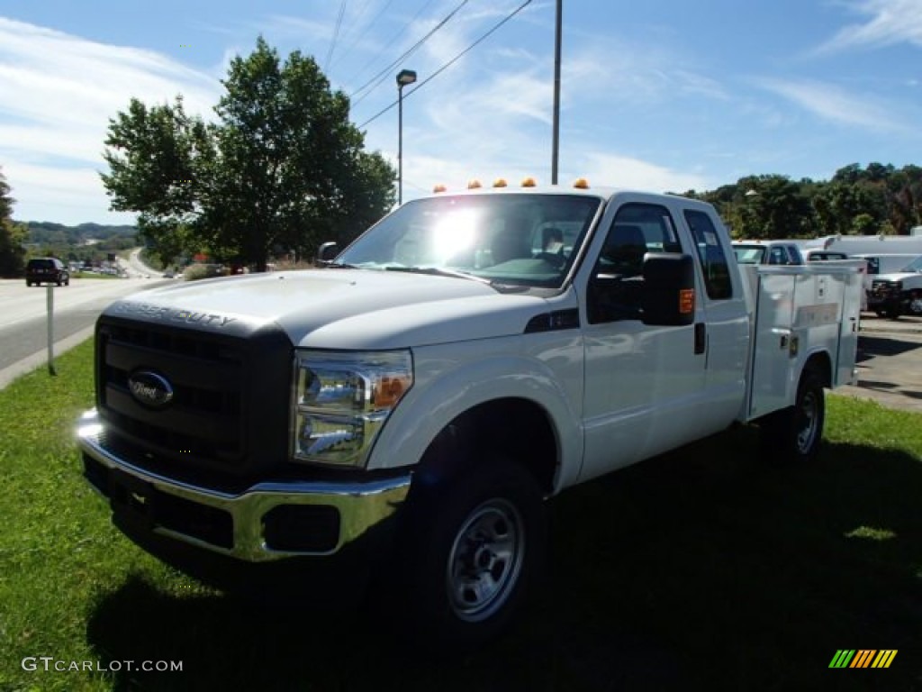 2014 F350 Super Duty XL SuperCab 4x4 Utility Truck - Oxford White / Steel photo #4