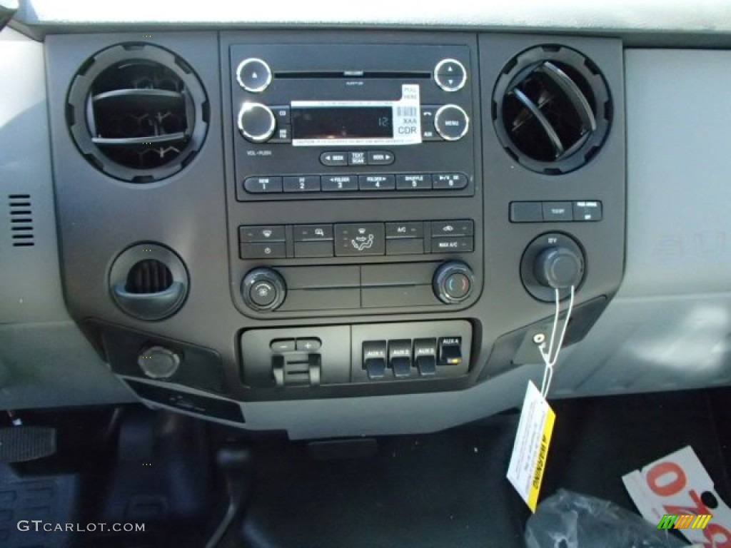 2014 Ford F450 Super Duty XL Regular Cab 4x4 Dump Truck Controls Photo #86117984
