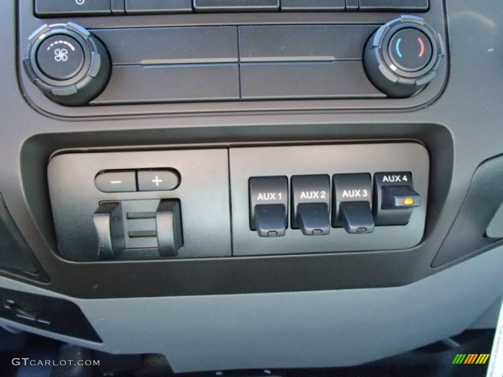 2014 Ford F450 Super Duty XL Regular Cab 4x4 Dump Truck Controls Photo #86118006