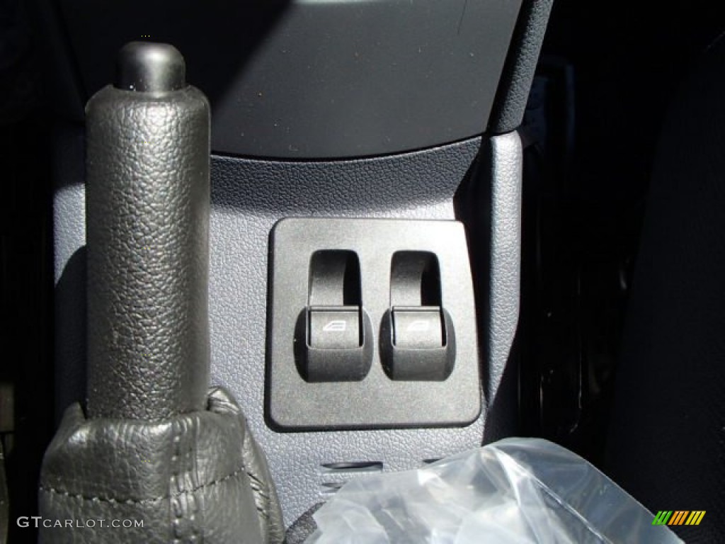 2013 Transit Connect XLT Van - Frozen White / Dark Gray photo #17