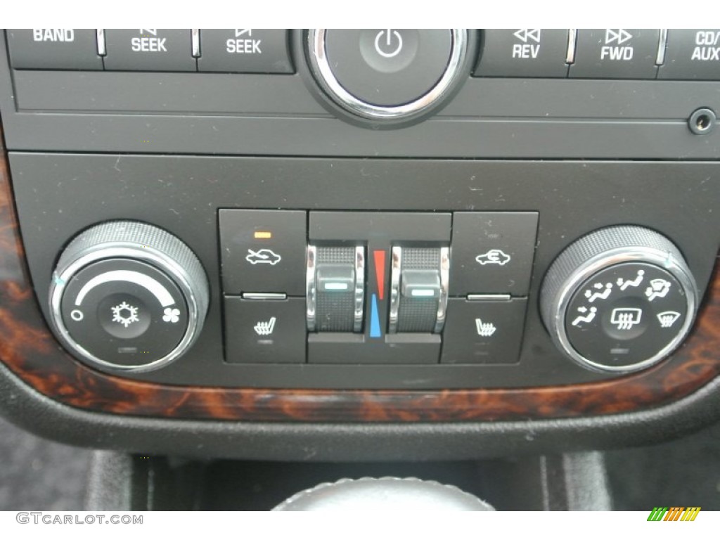 2013 Chevrolet Impala LTZ Controls Photos