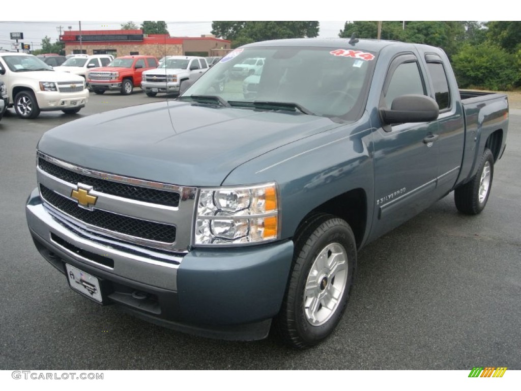 2009 Silverado 1500 LT Extended Cab 4x4 - Blue Granite Metallic / Ebony photo #2