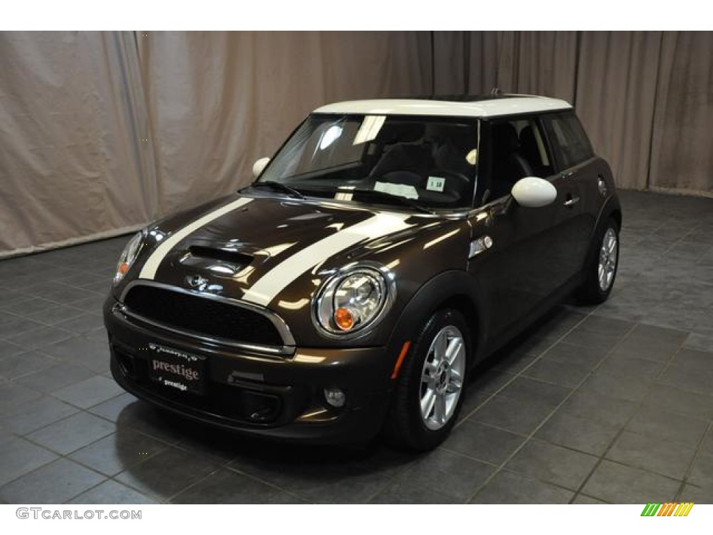 2013 Cooper S Hardtop - Hot Chocolate Metallic / Carbon Black photo #1