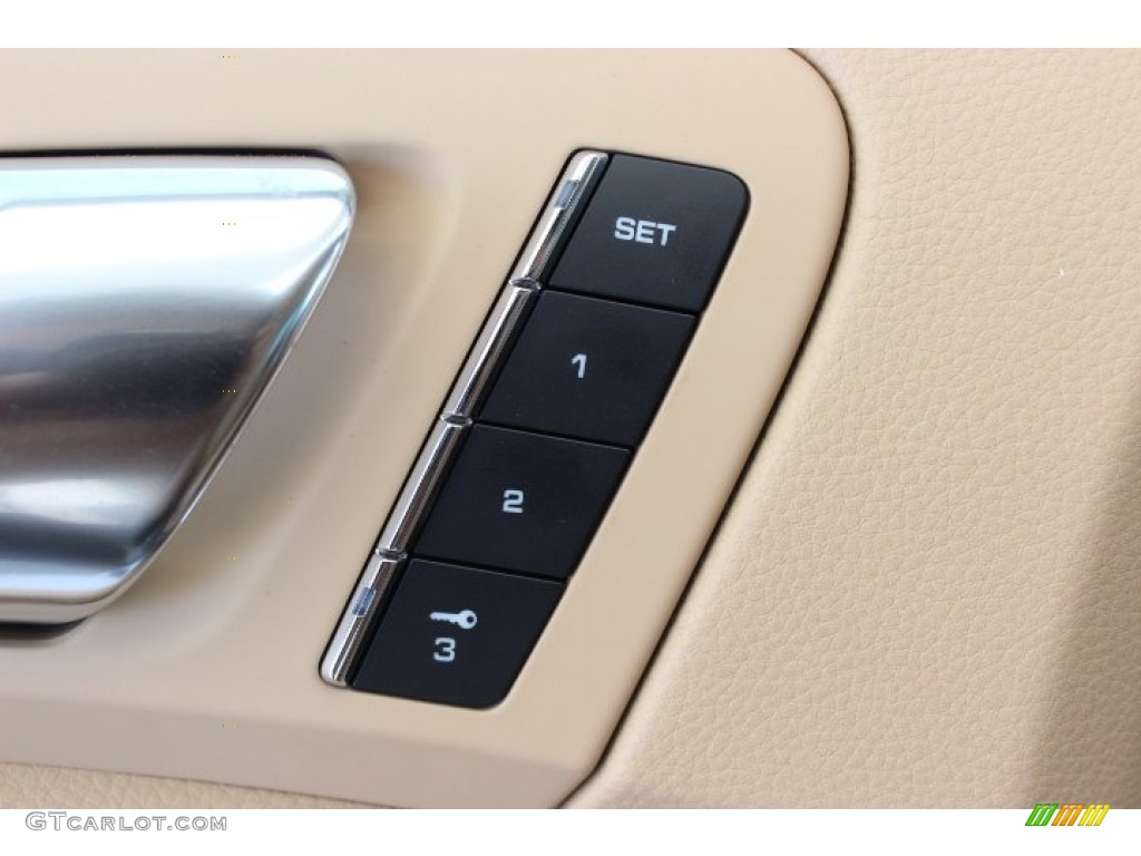 2014 Porsche Cayenne S Controls Photo #86126913