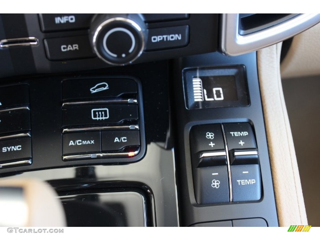 2014 Porsche Cayenne S Controls Photo #86127159