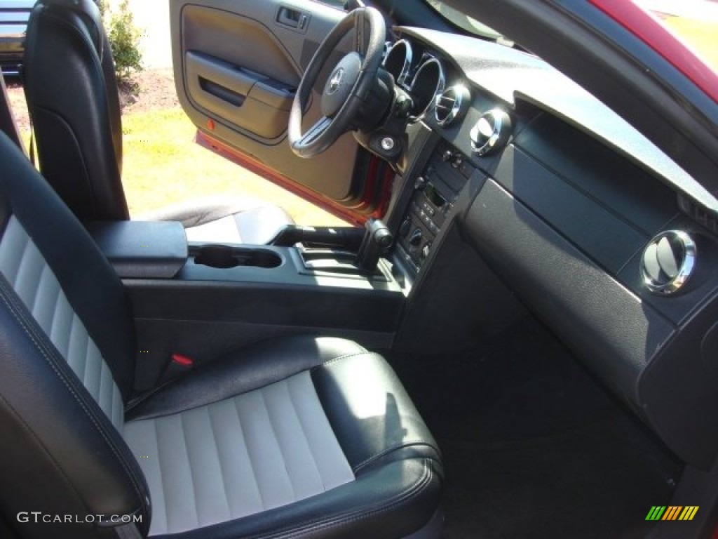 2005 Mustang V6 Premium Coupe - Redfire Metallic / Dark Charcoal photo #15