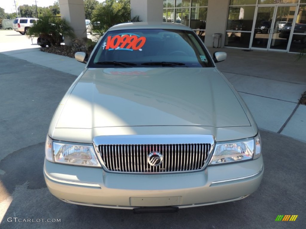 2004 Grand Marquis GS - Arizona Beige Metallic / Medium Parchment photo #2