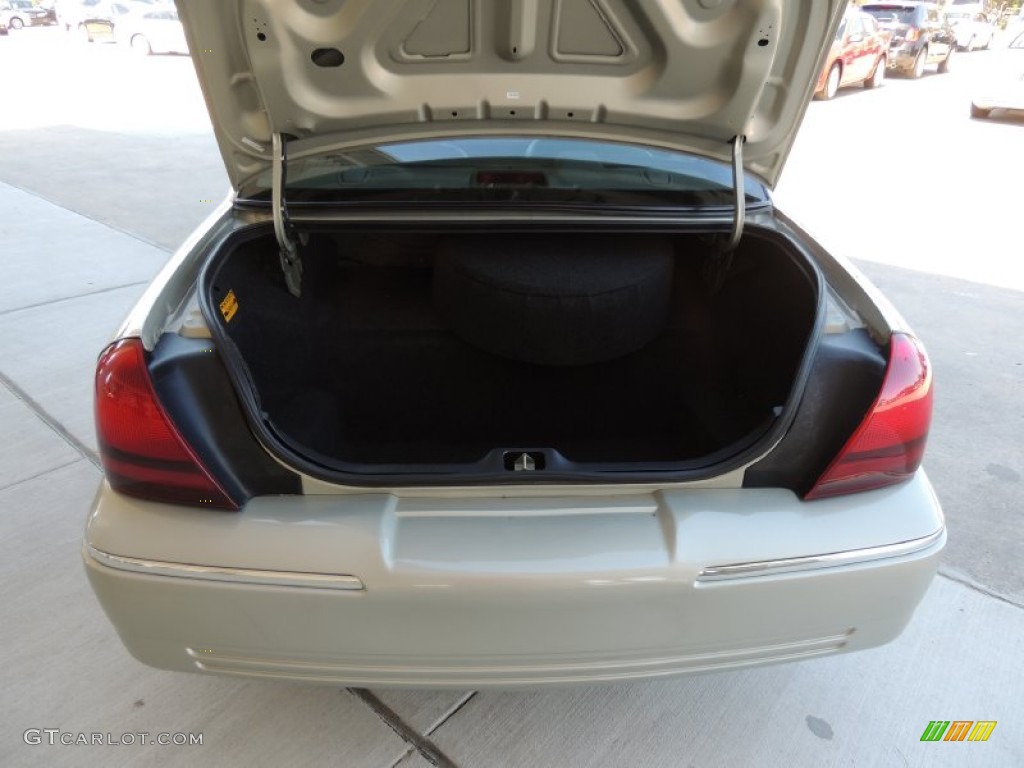 2004 Grand Marquis GS - Arizona Beige Metallic / Medium Parchment photo #4