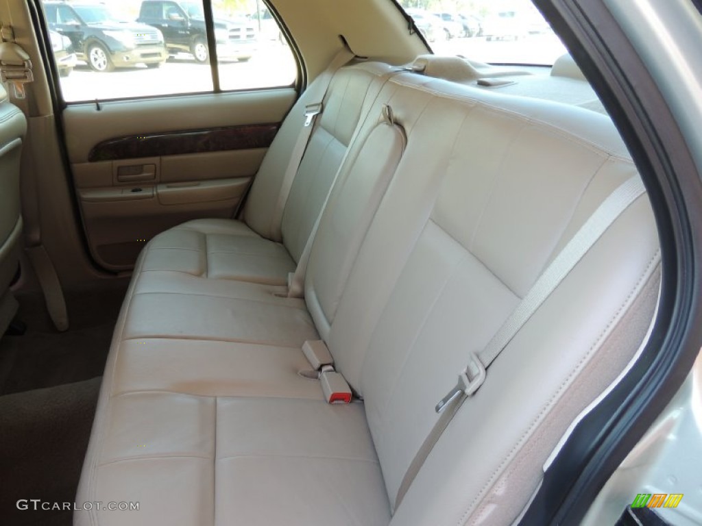 2004 Grand Marquis GS - Arizona Beige Metallic / Medium Parchment photo #10