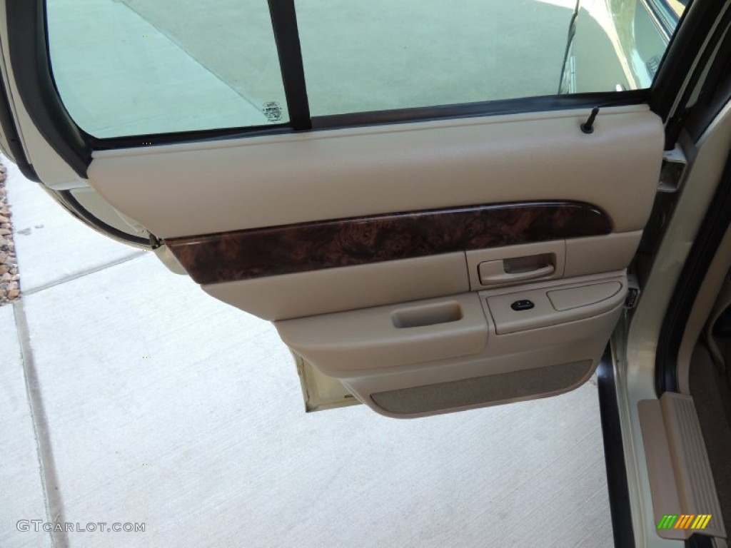 2004 Grand Marquis GS - Arizona Beige Metallic / Medium Parchment photo #11