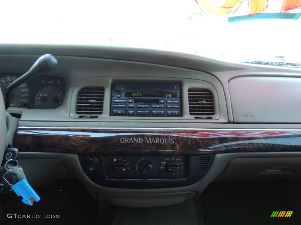 2004 Grand Marquis GS - Arizona Beige Metallic / Medium Parchment photo #17