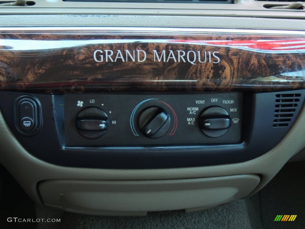 2004 Grand Marquis GS - Arizona Beige Metallic / Medium Parchment photo #19