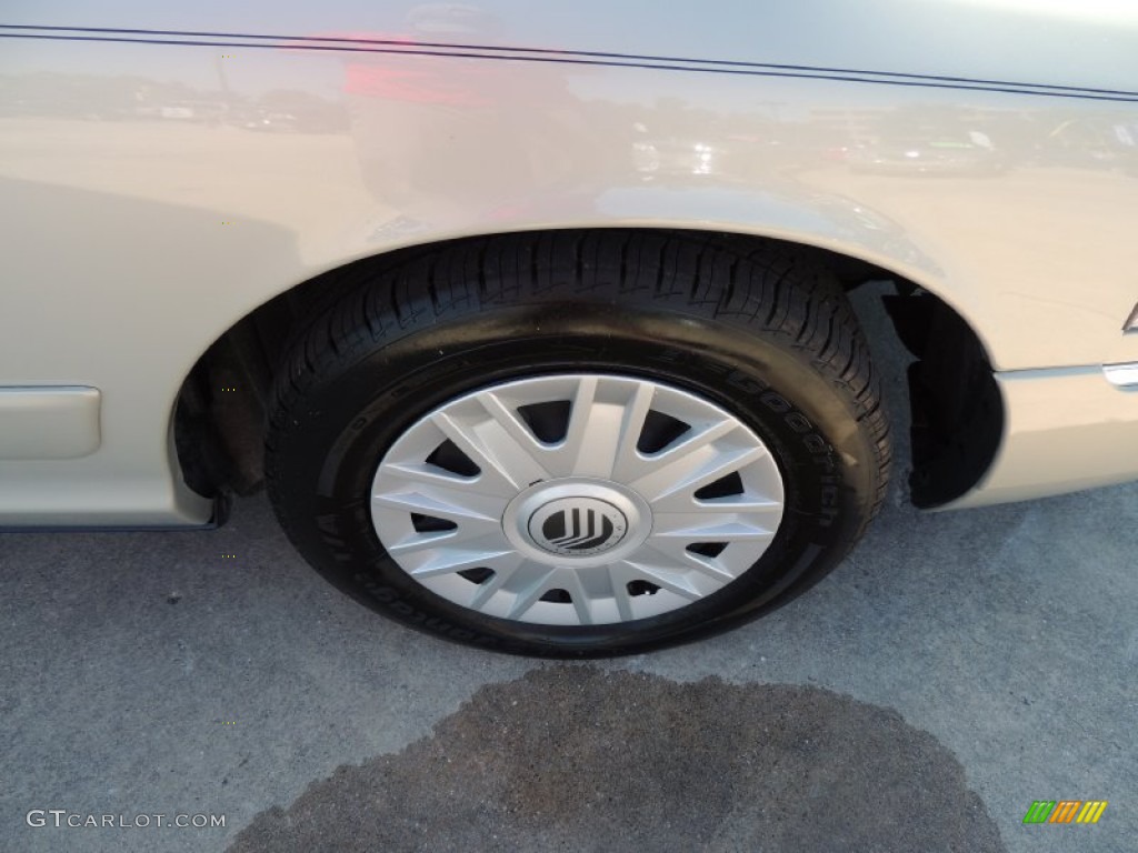 2004 Grand Marquis GS - Arizona Beige Metallic / Medium Parchment photo #22