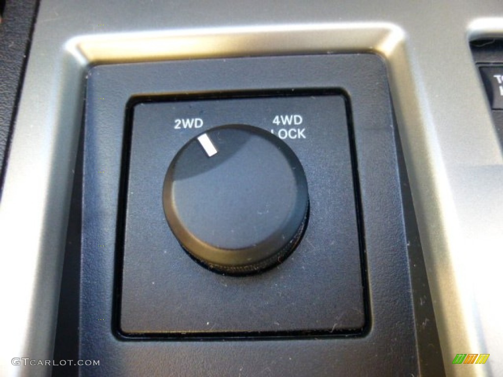 2011 Nitro Heat 4x4 - Blackberry Pearl / Dark Slate Gray photo #18