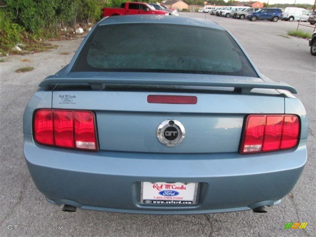 2006 Mustang GT Deluxe Coupe - Windveil Blue Metallic / Light Graphite photo #5