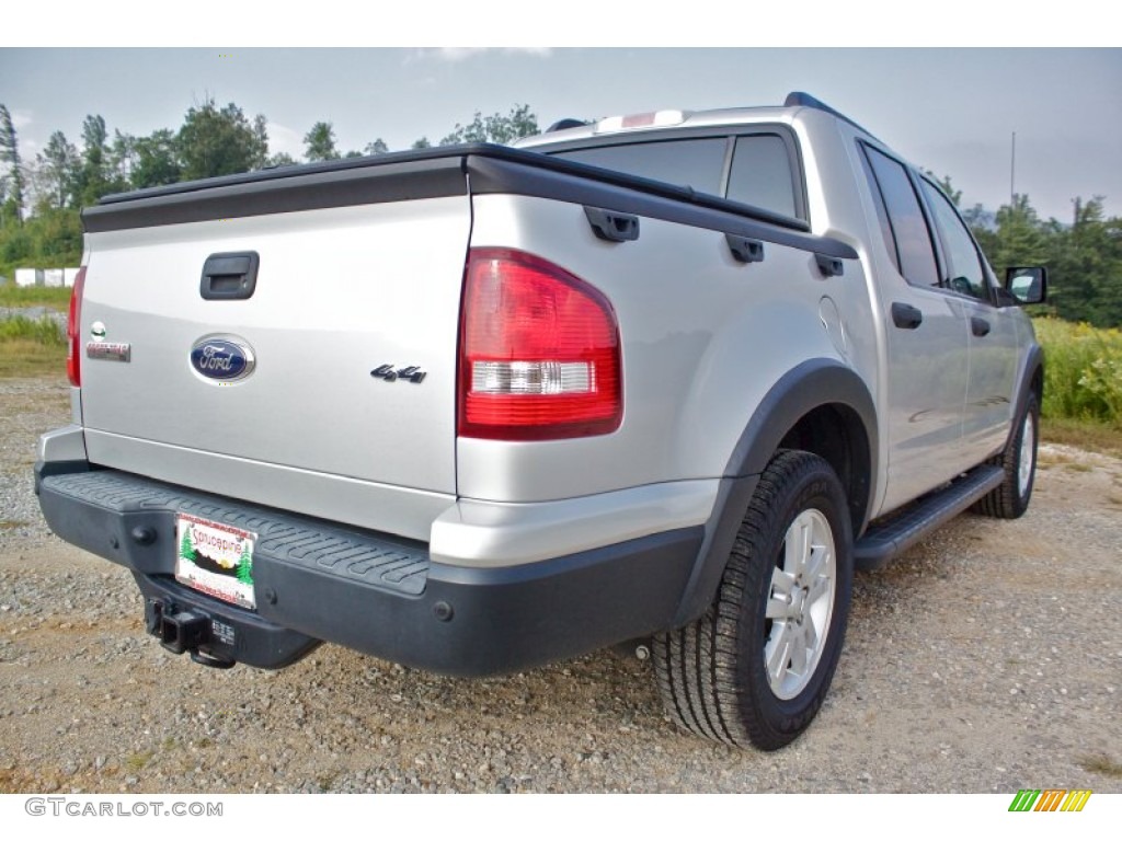 2010 Explorer Sport Trac XLT 4x4 - Brilliant Silver Metallic / Charcoal Black photo #8