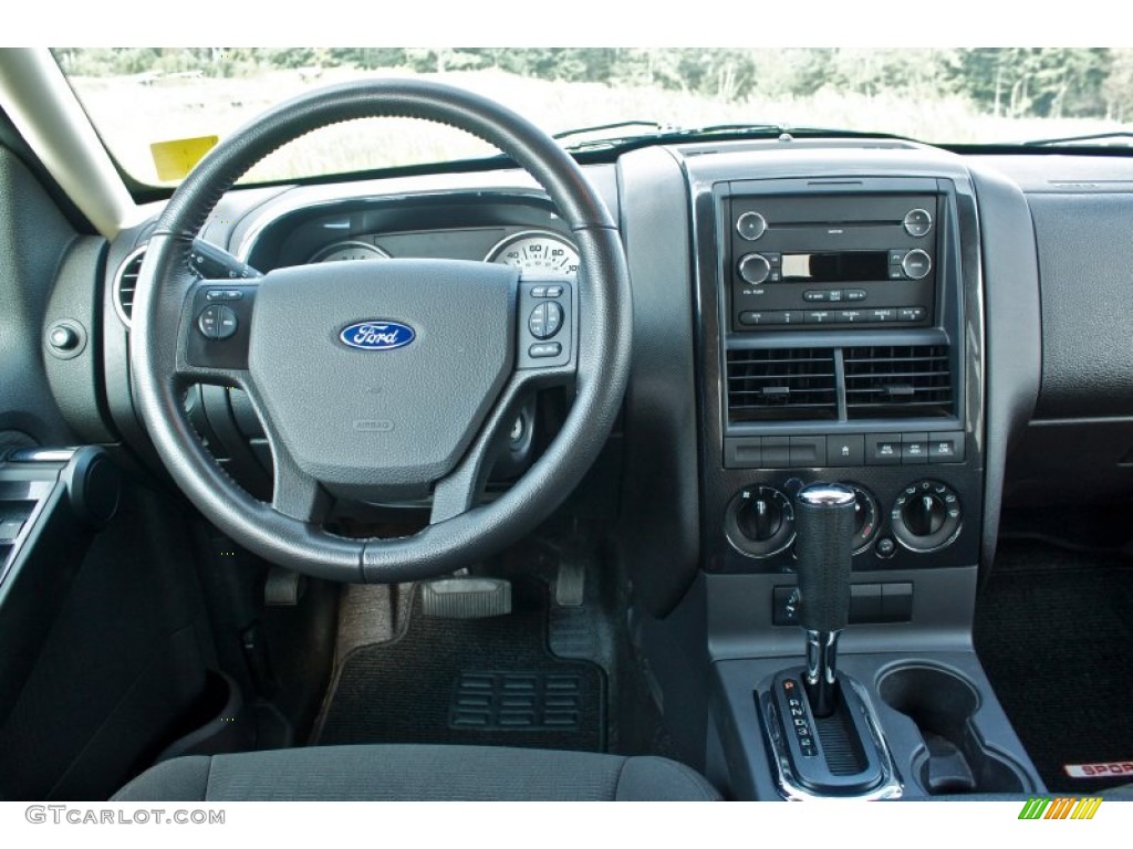 2010 Ford Explorer Sport Trac XLT 4x4 Charcoal Black Dashboard Photo #86137698