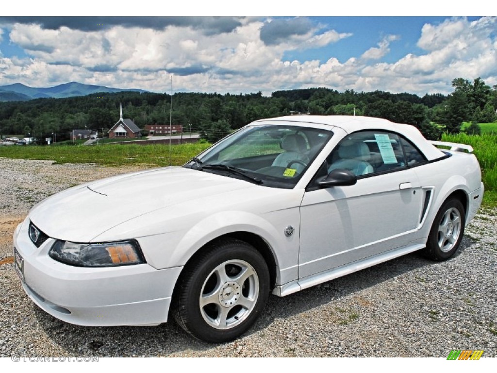 Oxford White 2004 Ford Mustang V6 Convertible Exterior Photo #86142114