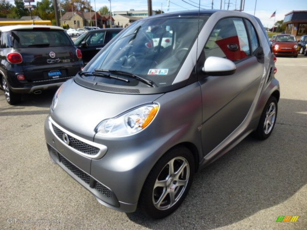 2013 fortwo passion coupe - Grey Matte / Design Black photo #3