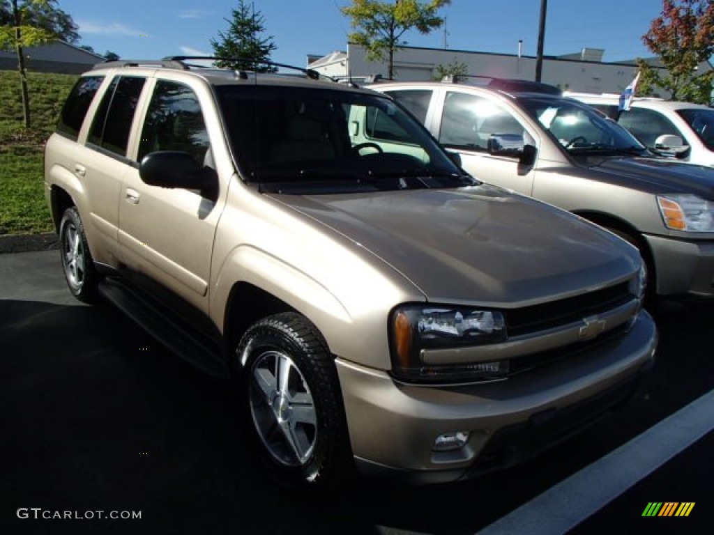 2005 TrailBlazer LT 4x4 - Sandstone Metallic / Light Cashmere/Ebony photo #1