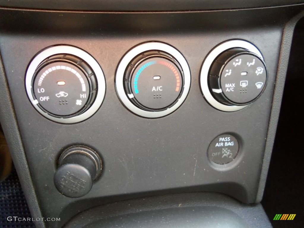 2011 Rogue S AWD - Cayenne Red / Black photo #21
