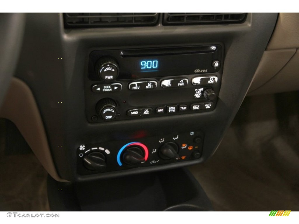 2003 Chevrolet Cavalier LS Sedan Controls Photo #86150988