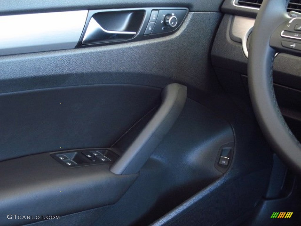 2014 Passat TDI SE - Black / Titan Black photo #17