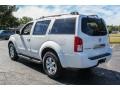 Avalanche White - Pathfinder SE 4x4 Photo No. 4