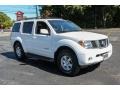 Avalanche White - Pathfinder SE 4x4 Photo No. 8