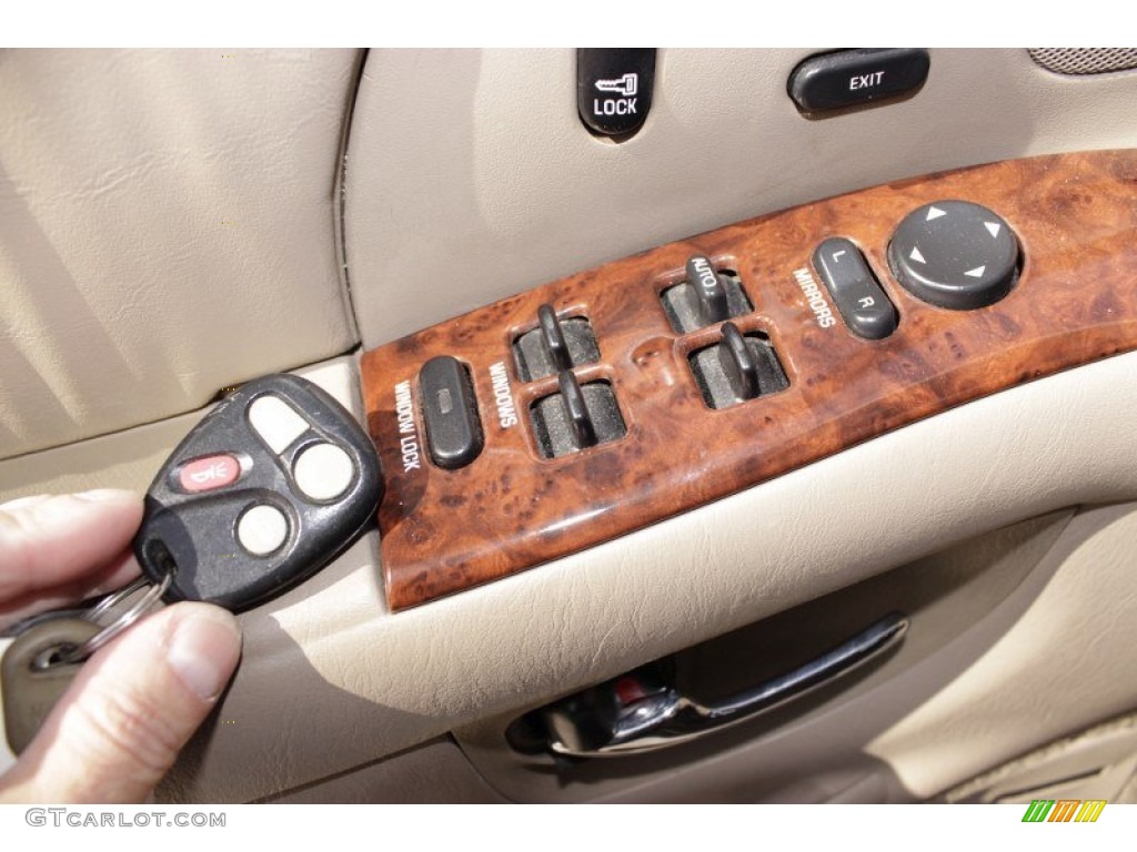 1998 Buick Park Avenue Standard Park Avenue Model Controls Photo #86154325