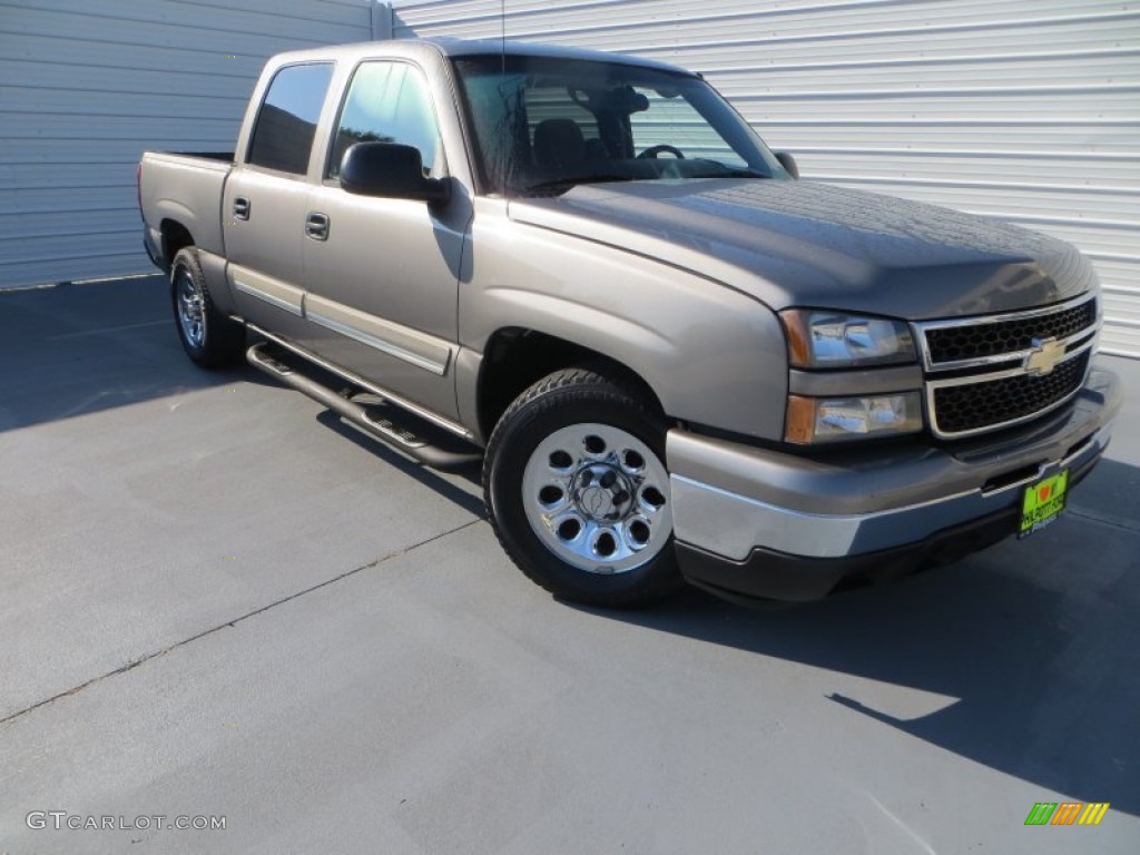 2006 Silverado 1500 LS Crew Cab - Graystone Metallic / Dark Charcoal photo #2