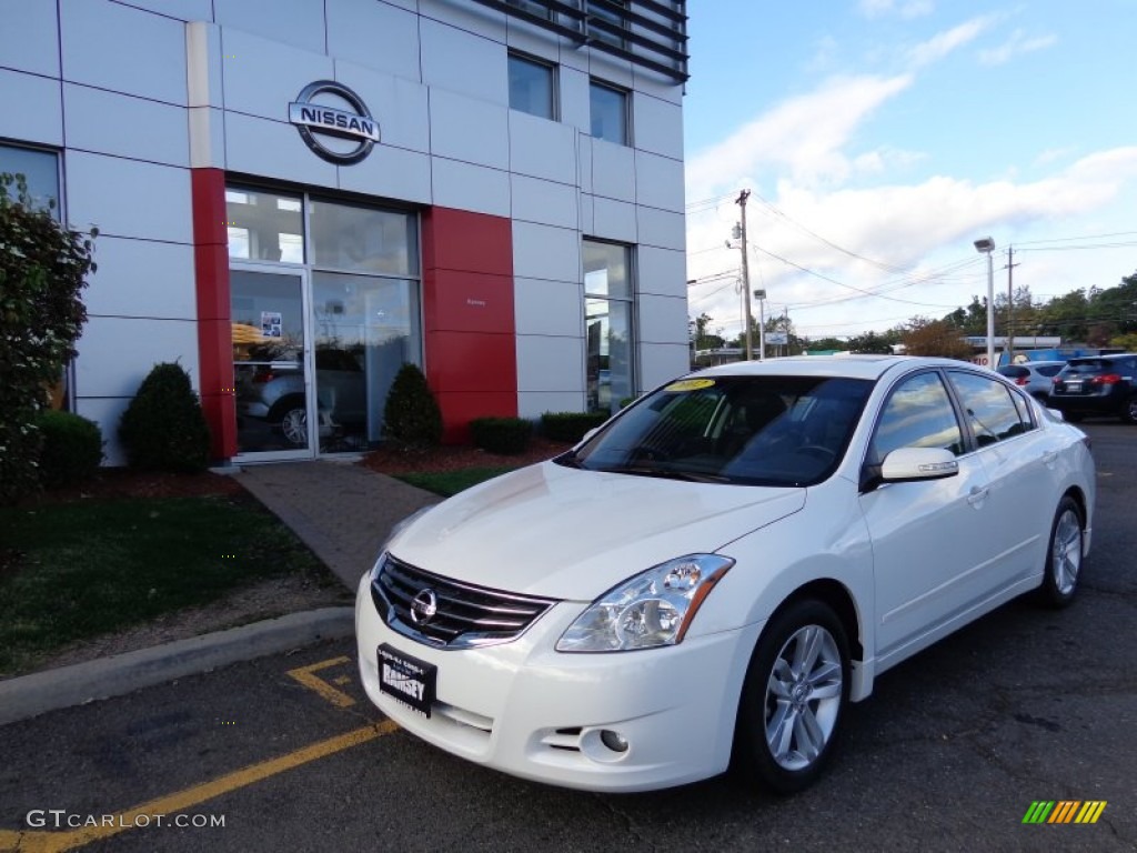 2012 Altima 3.5 SR - Winter Frost White / Charcoal photo #1