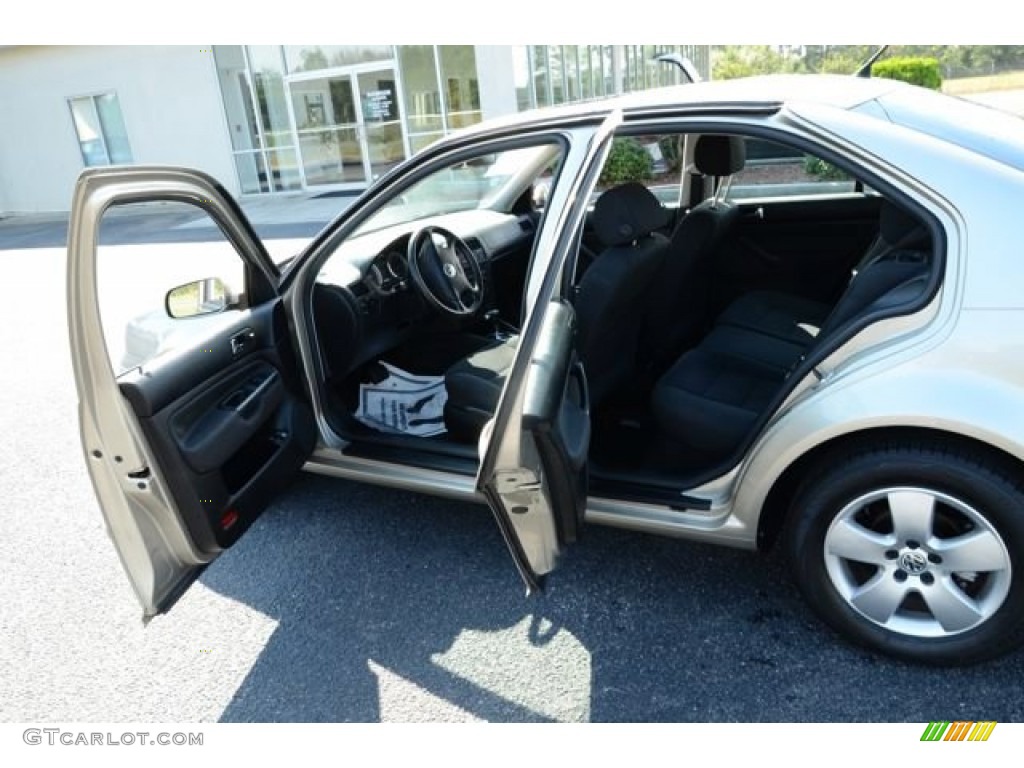 2004 Jetta GLS Sedan - Wheat Beige Metallic / Black photo #10