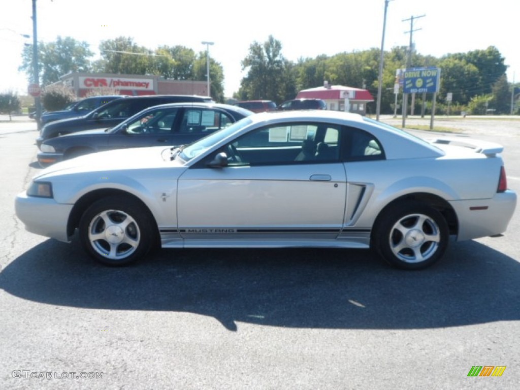 2001 Mustang V6 Coupe - Silver Metallic / Dark Charcoal photo #3