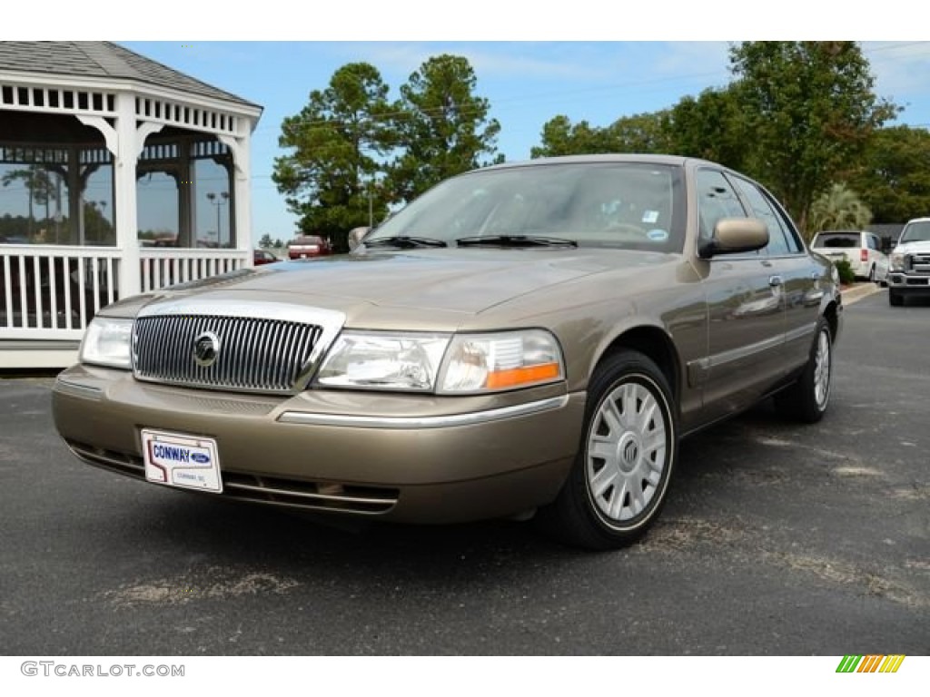 2004 Grand Marquis GS - Arizona Beige Metallic / Medium Parchment photo #1