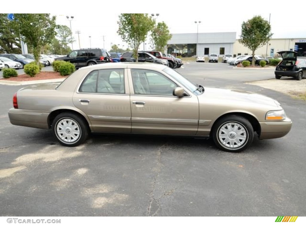 2004 Grand Marquis GS - Arizona Beige Metallic / Medium Parchment photo #4