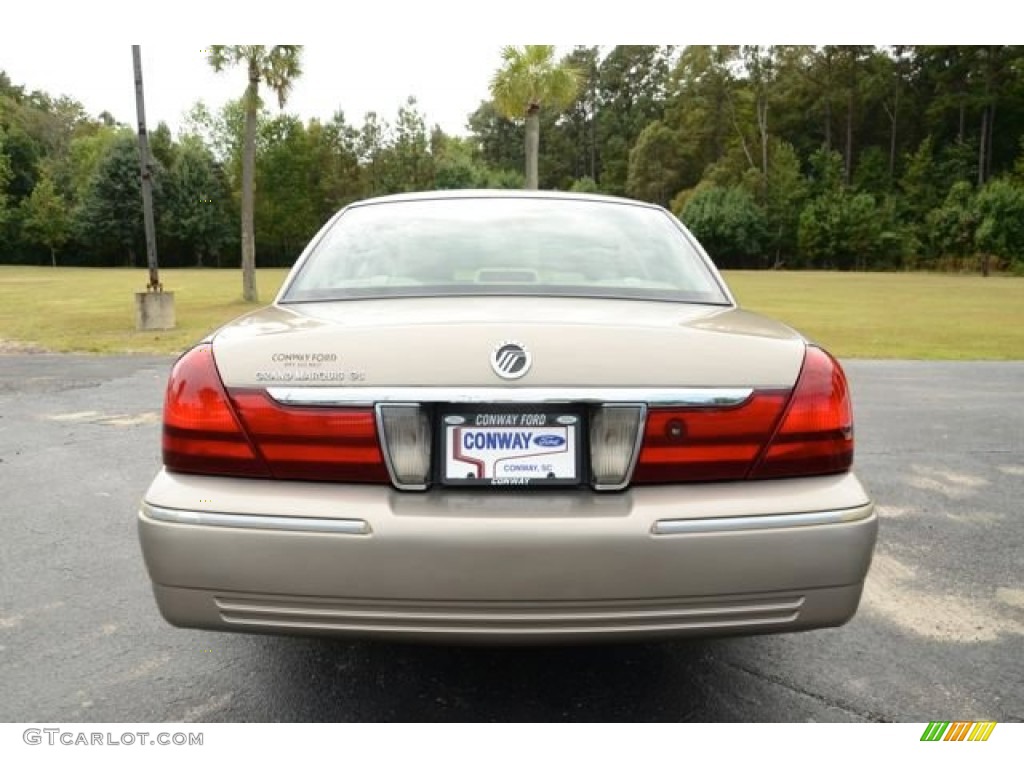 2004 Grand Marquis GS - Arizona Beige Metallic / Medium Parchment photo #6