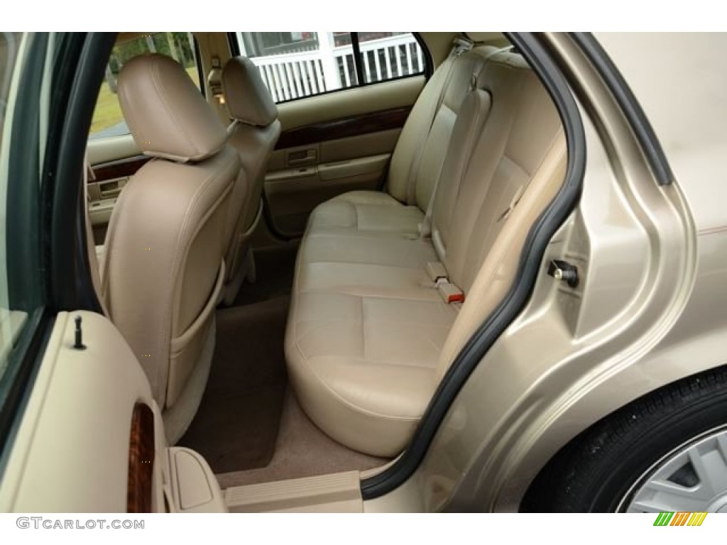 2004 Grand Marquis GS - Arizona Beige Metallic / Medium Parchment photo #12