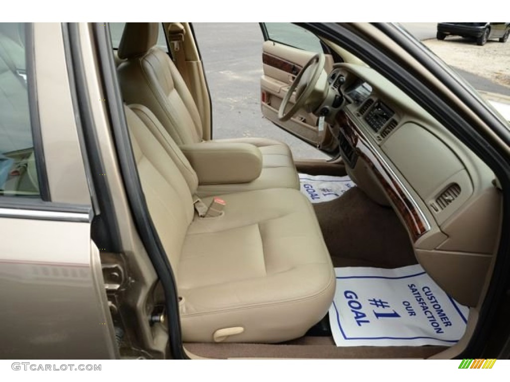 2004 Grand Marquis GS - Arizona Beige Metallic / Medium Parchment photo #16