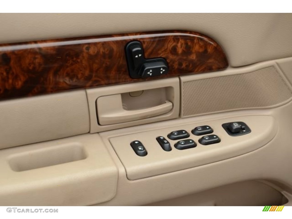 2004 Grand Marquis GS - Arizona Beige Metallic / Medium Parchment photo #20