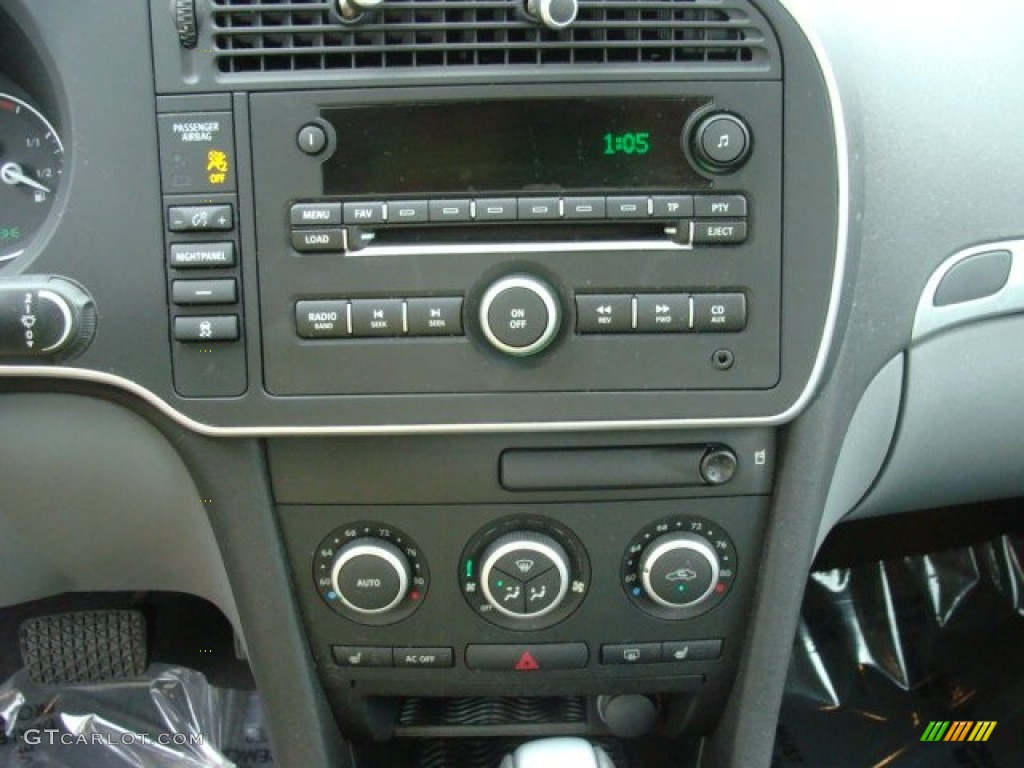 2007 Saab 9-3 2.0T Sport Sedan Controls Photos