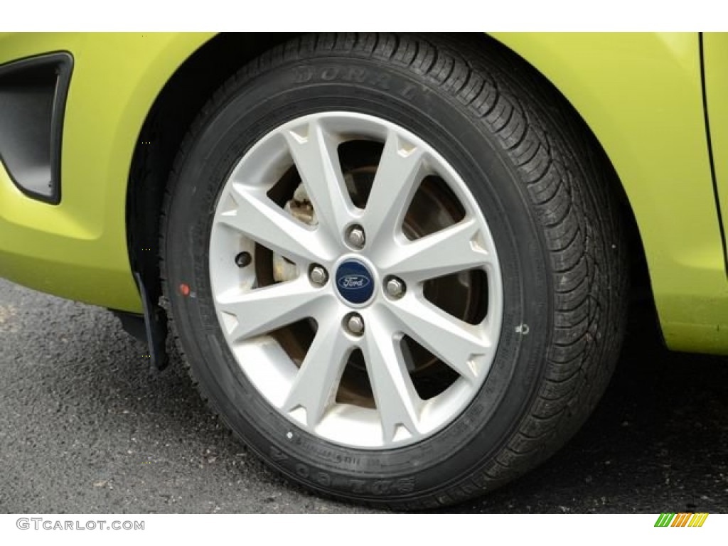 2011 Fiesta SE Hatchback - Lime Squeeze Metallic / Light Stone/Charcoal Black Cloth photo #10