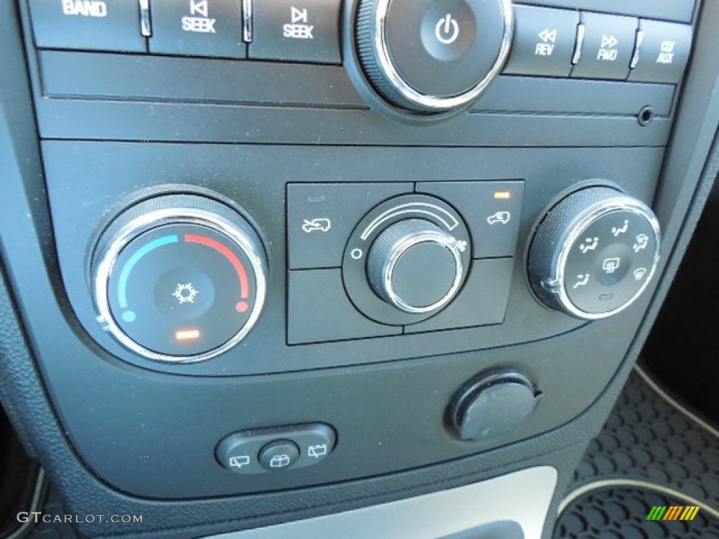 2011 Chevrolet HHR LS Panel Controls Photos