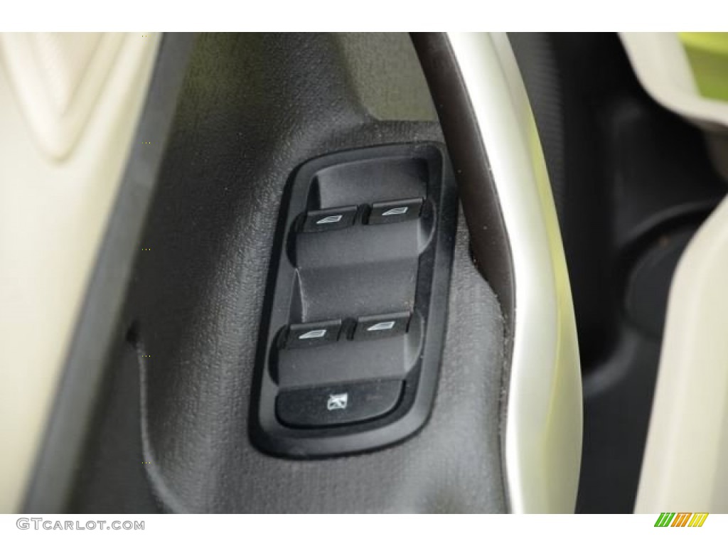 2011 Fiesta SE Hatchback - Lime Squeeze Metallic / Light Stone/Charcoal Black Cloth photo #18