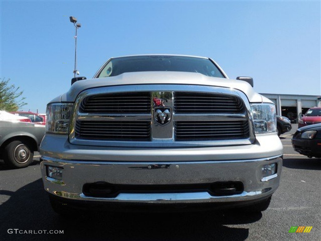 2011 Ram 1500 Lone Star Crew Cab 4x4 - Bright Silver Metallic / Dark Slate Gray/Medium Graystone photo #3