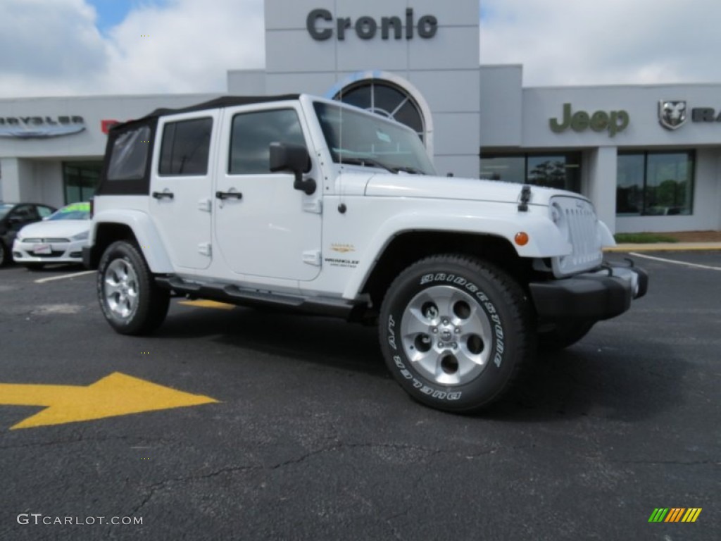 2014 Wrangler Unlimited Sahara 4x4 - Bright White / Black photo #1