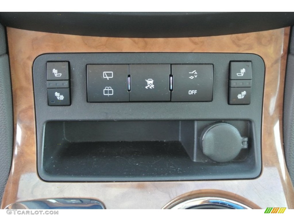 2011 Buick Enclave CXL Controls Photo #86177276