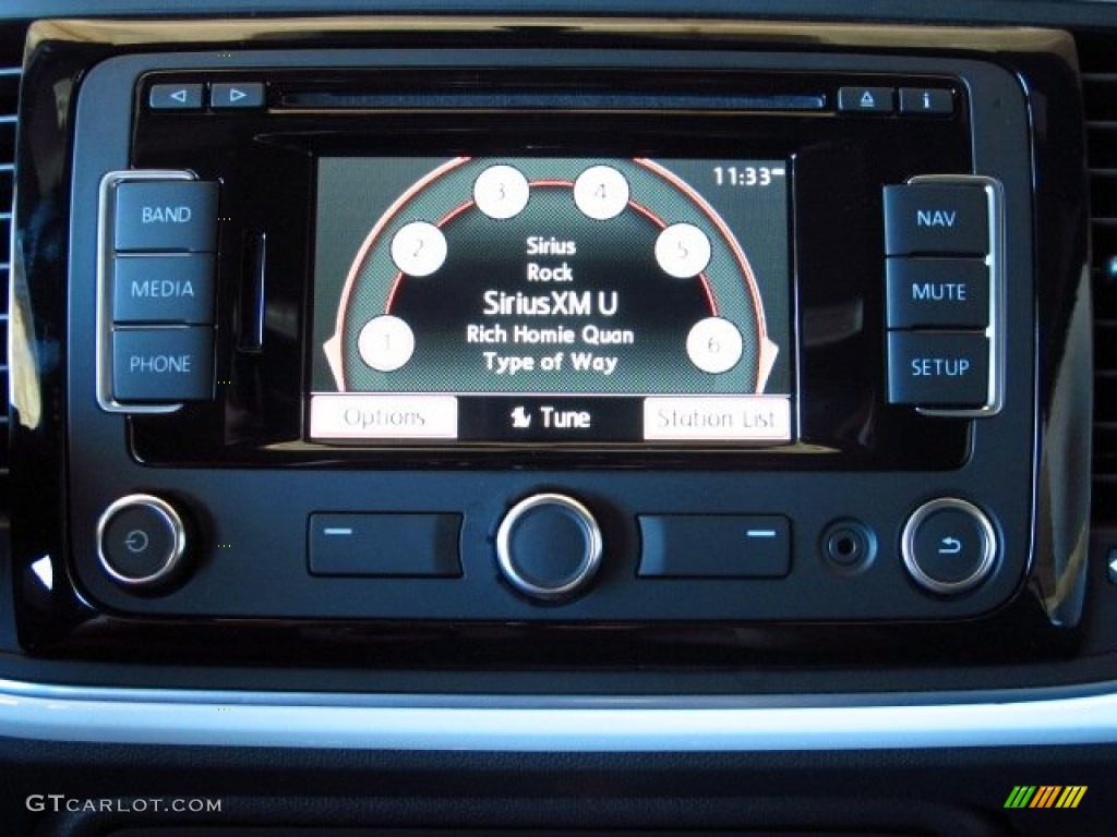 2014 Volkswagen Beetle TDI Controls Photo #86184062